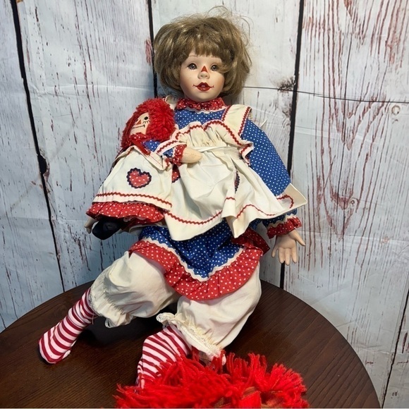 DANBURY MINT RAGGEDY ANN Porcelain vintage 80s Collectible doll GUC - Picture 4 of 15
